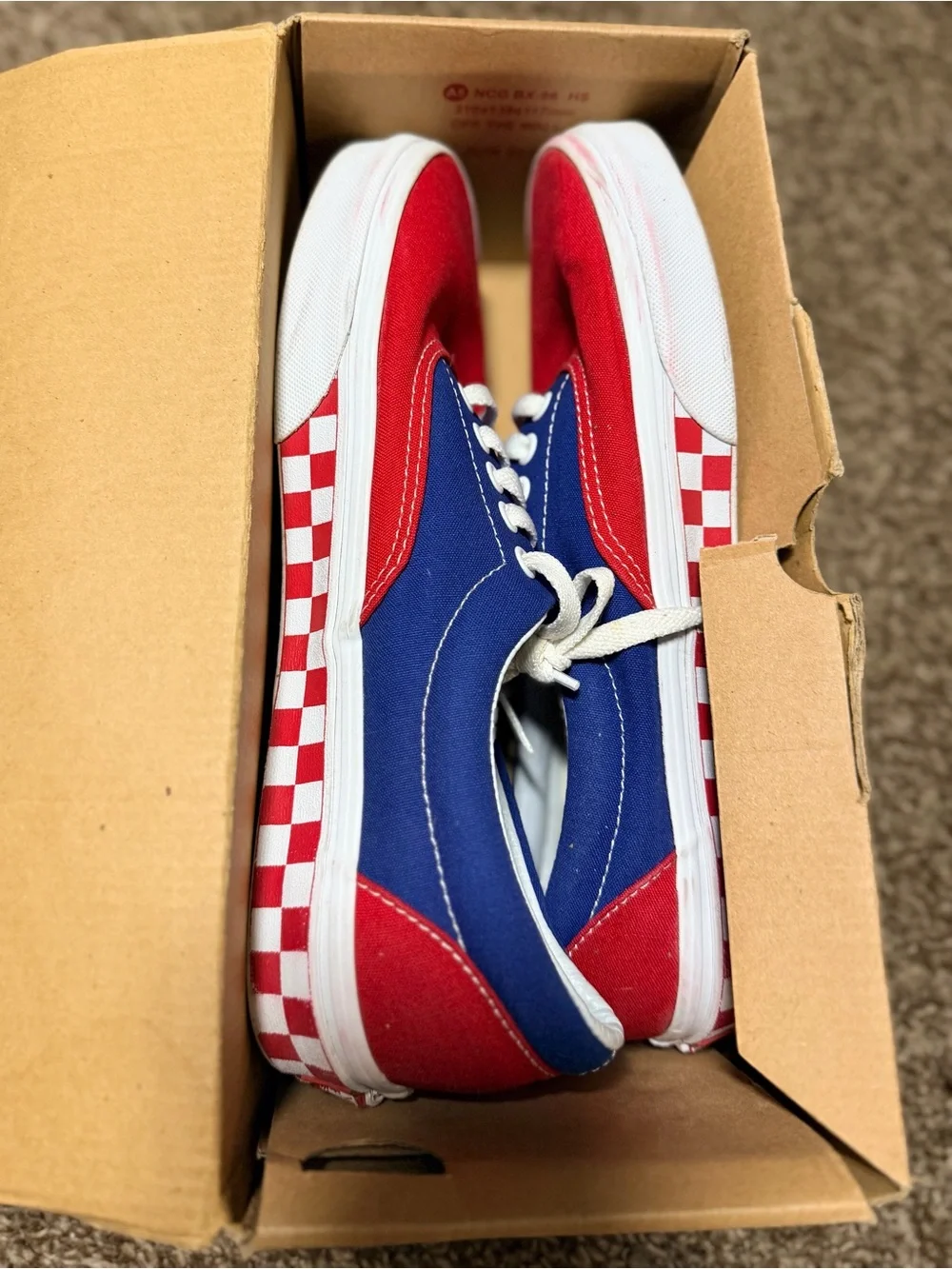 Classic Vans Era sneakers two-tone blue and red